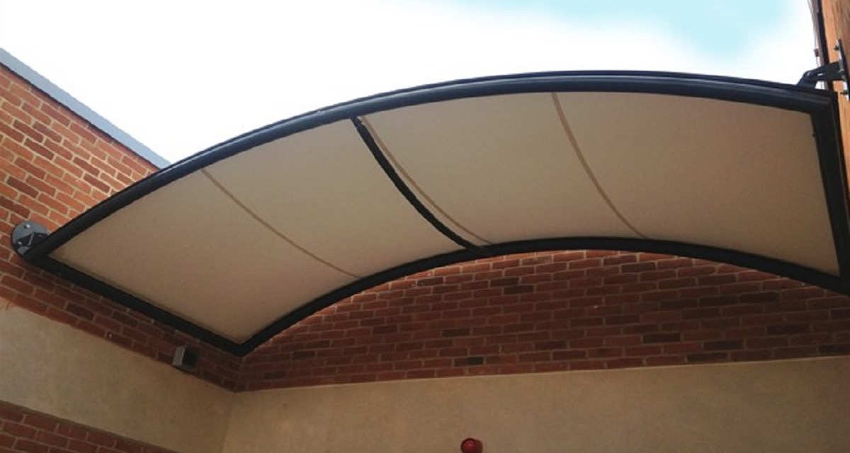 Ide Kanopi Teras Melengkung Untuk Rumah Modern Yang Stylish