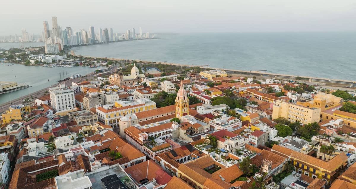 Kota Cartagena Di Kelilingi Pantai Yang Memukau