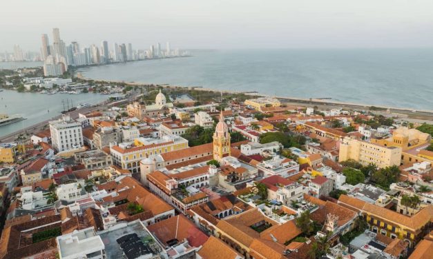 Kota Cartagena Di Kelilingi Pantai Yang Memukau