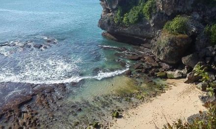 Pantai Balangan Surganya Para Peselancar Di Bali